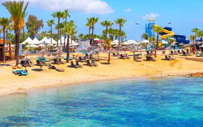 Z Pafos w kierunku Ayia Napa Marathon z Lefkarą, odrobiną wina i oliwy